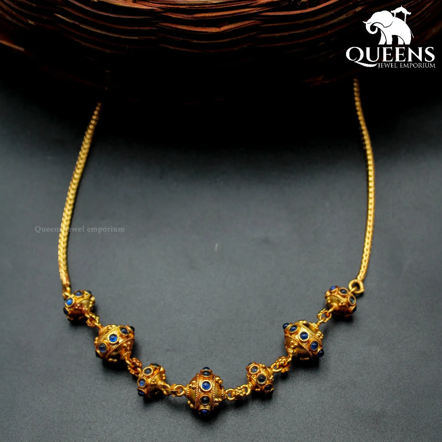 AAMINA NECKLACE