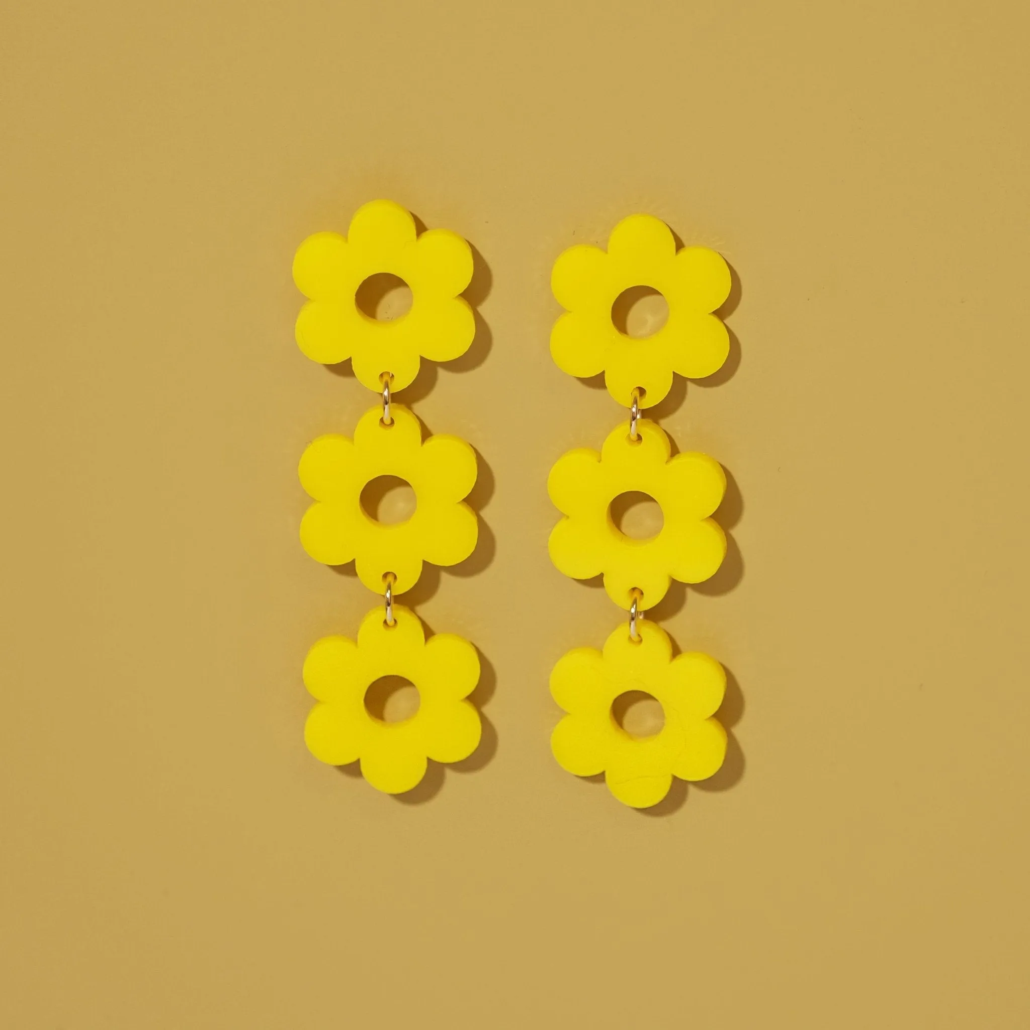 Daisy Chain Retro Earrings in Marigold