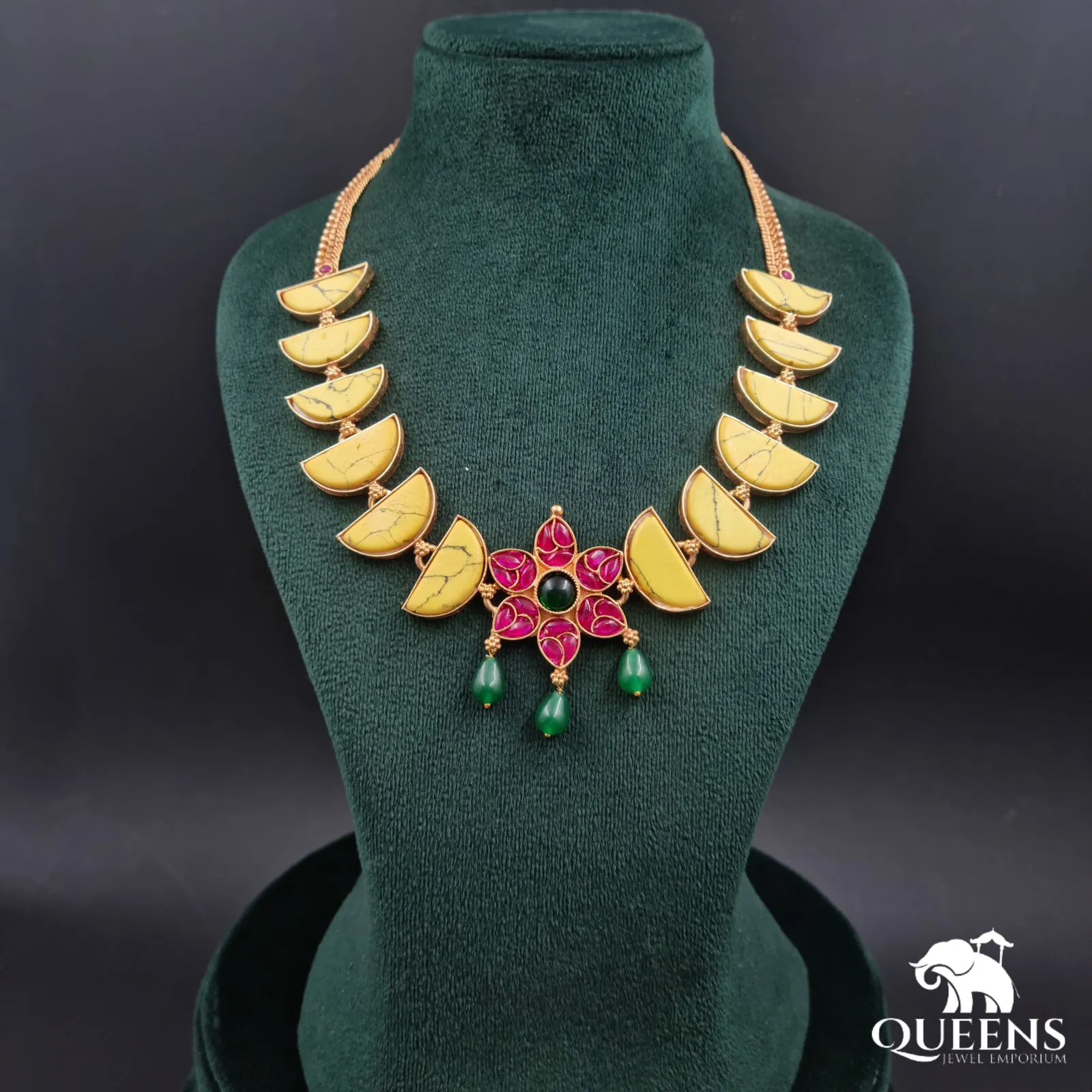 Elegant Dhayalini Kemp Necklace - Traditional Indian Jewelry