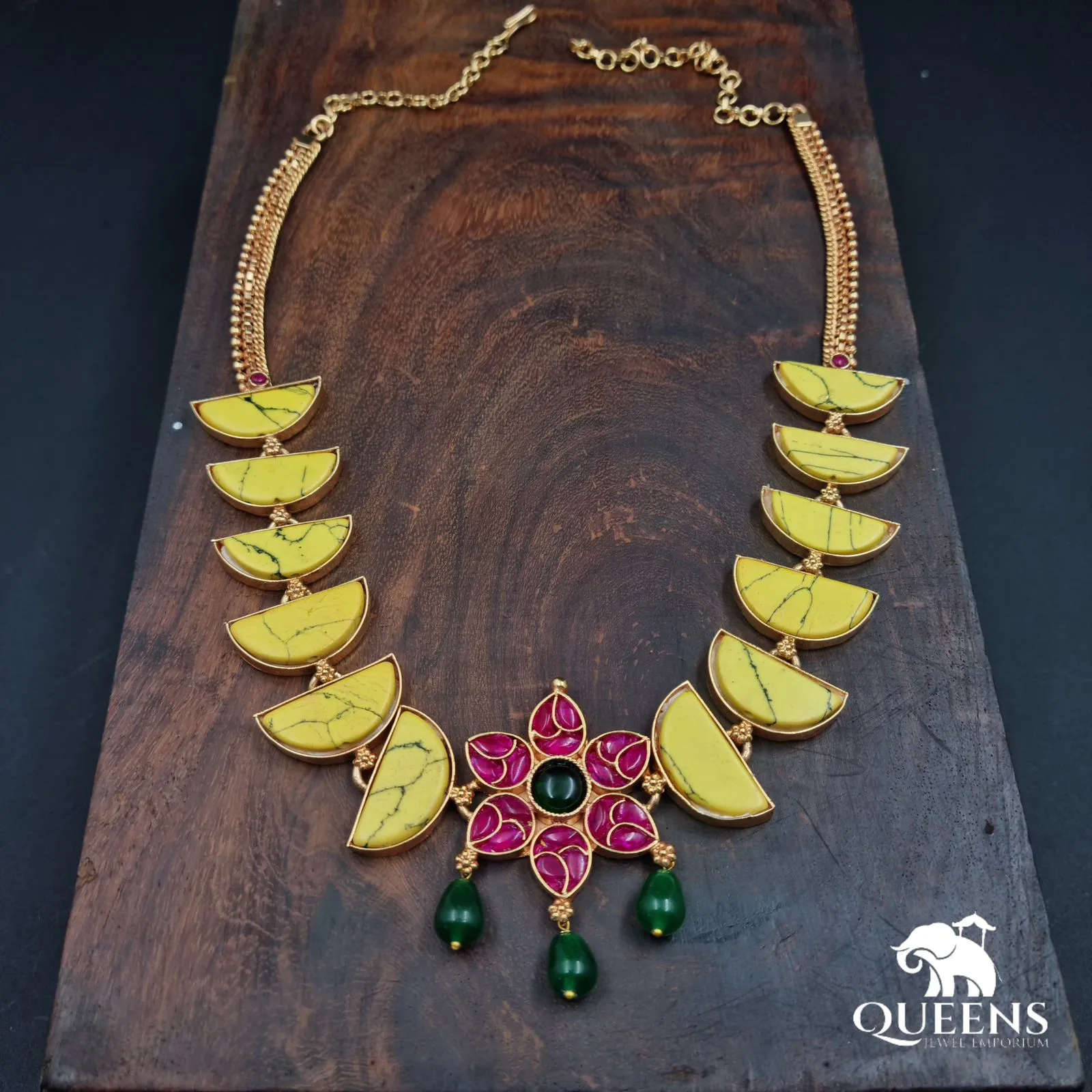 Elegant Dhayalini Kemp Necklace - Traditional Indian Jewelry