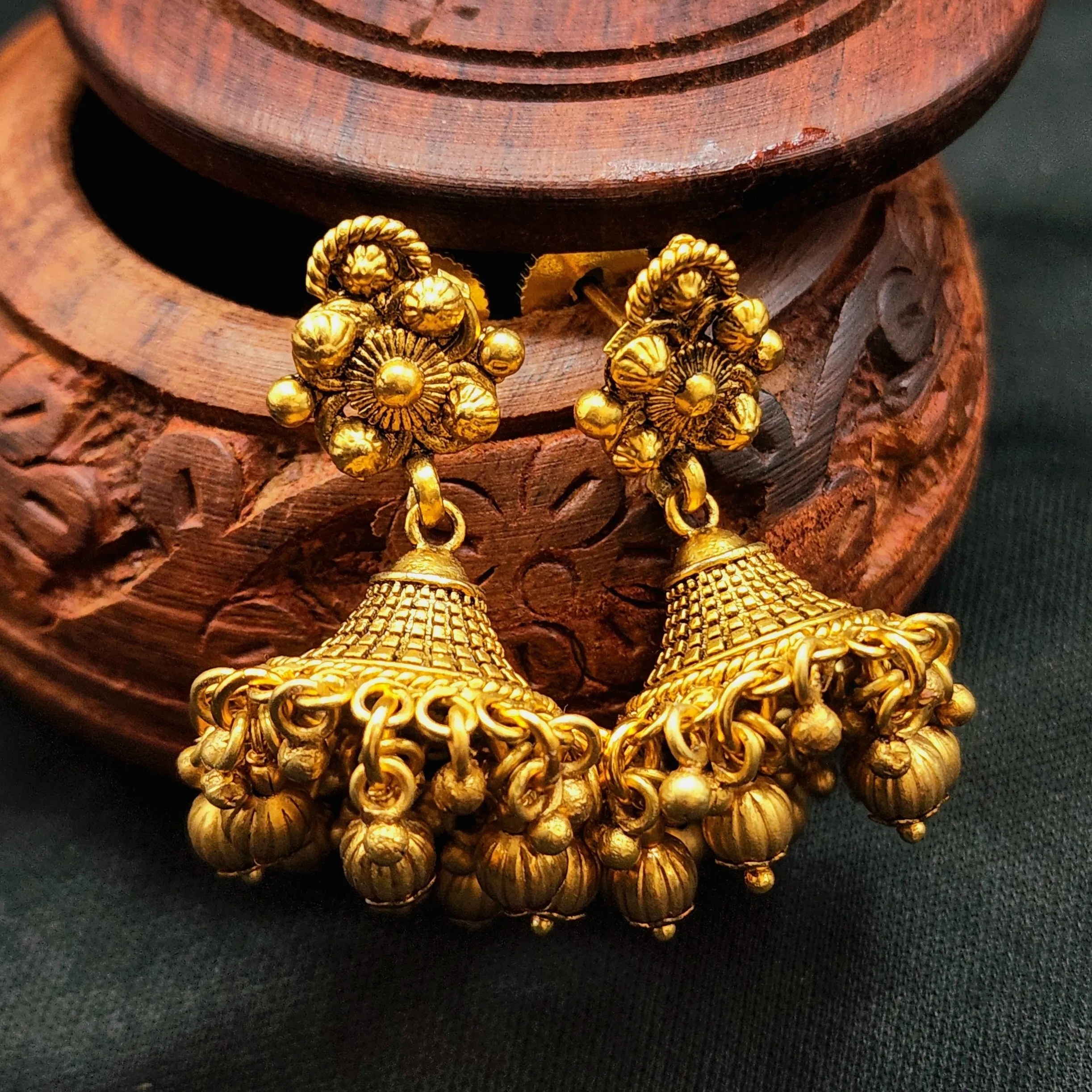 Flexible Antique Gold Finish Choker type Necklace with Jhumka