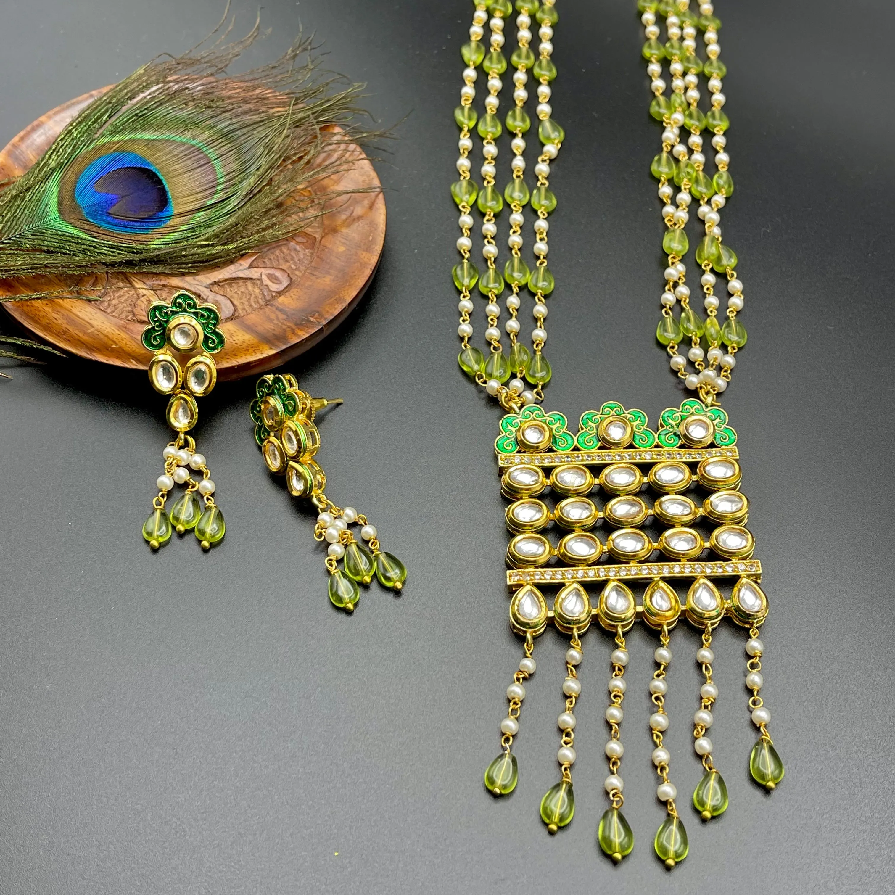 Handmade Kundan Peridot Green Glass Beads Mala