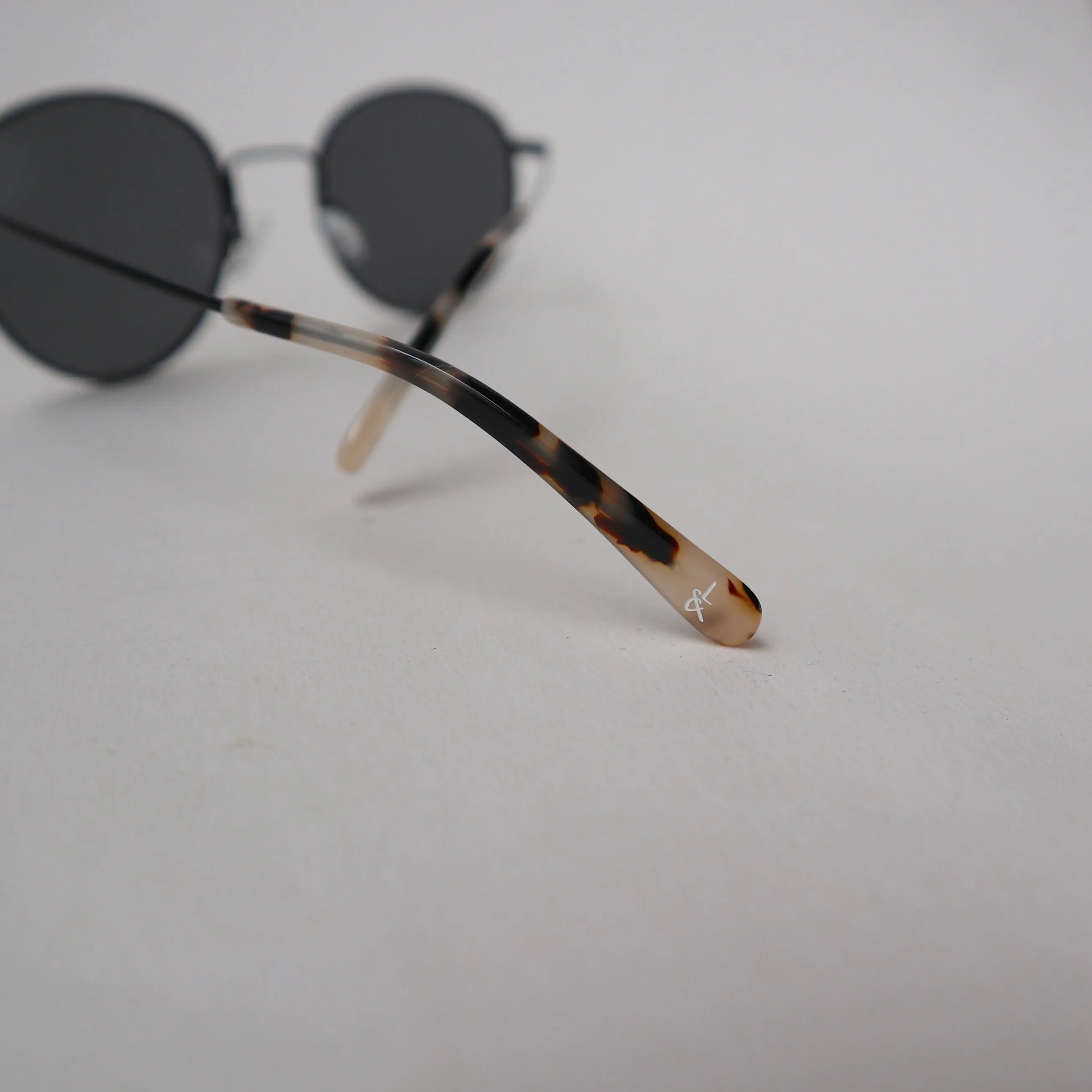 'Henri' Black Metal Sunglasses