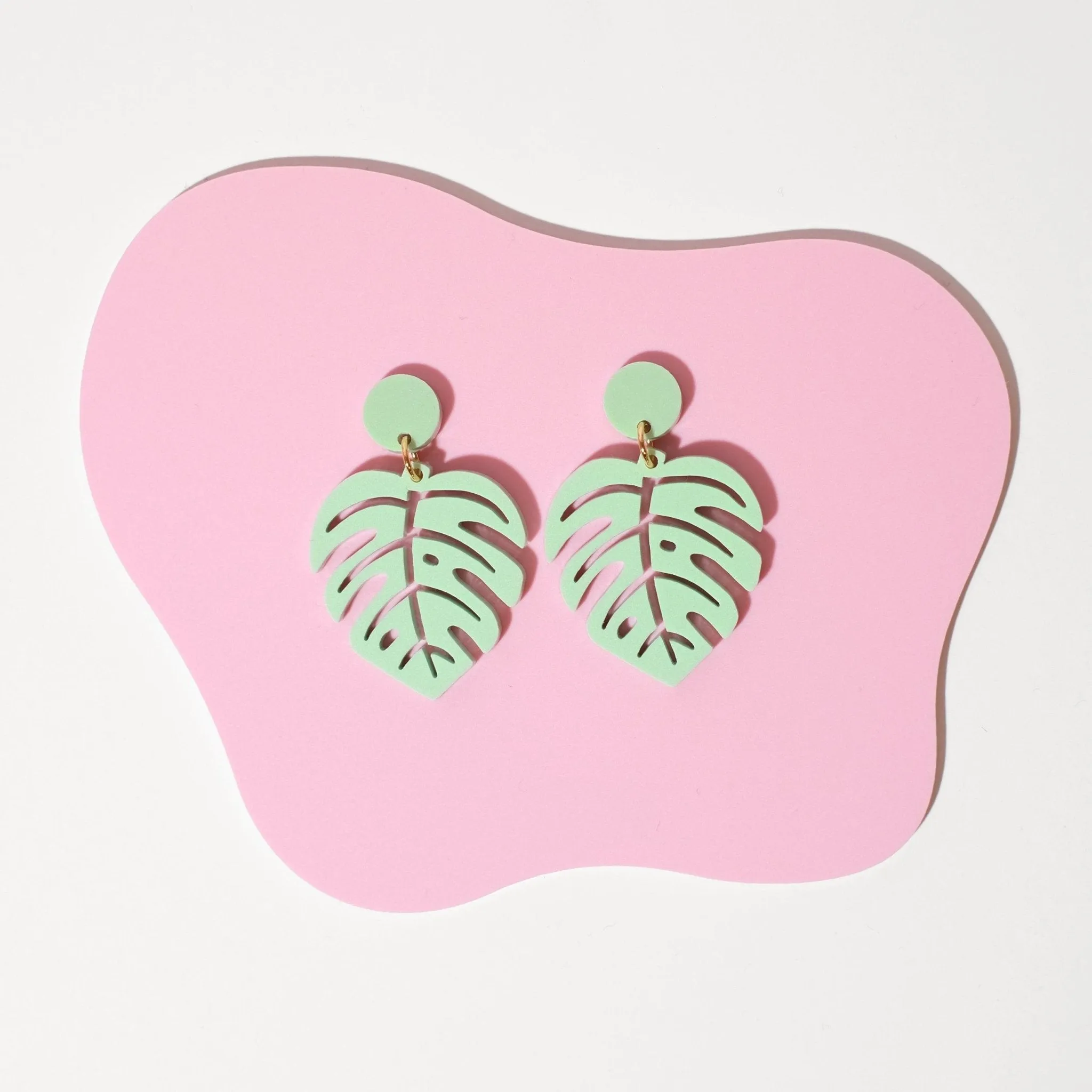 Monstera Leaf Dangle Earrings - Pastel Green