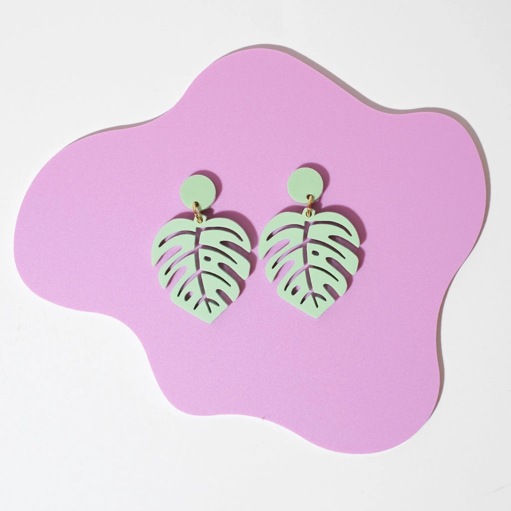 Monstera Leaf Dangle Earrings - Pastel Green