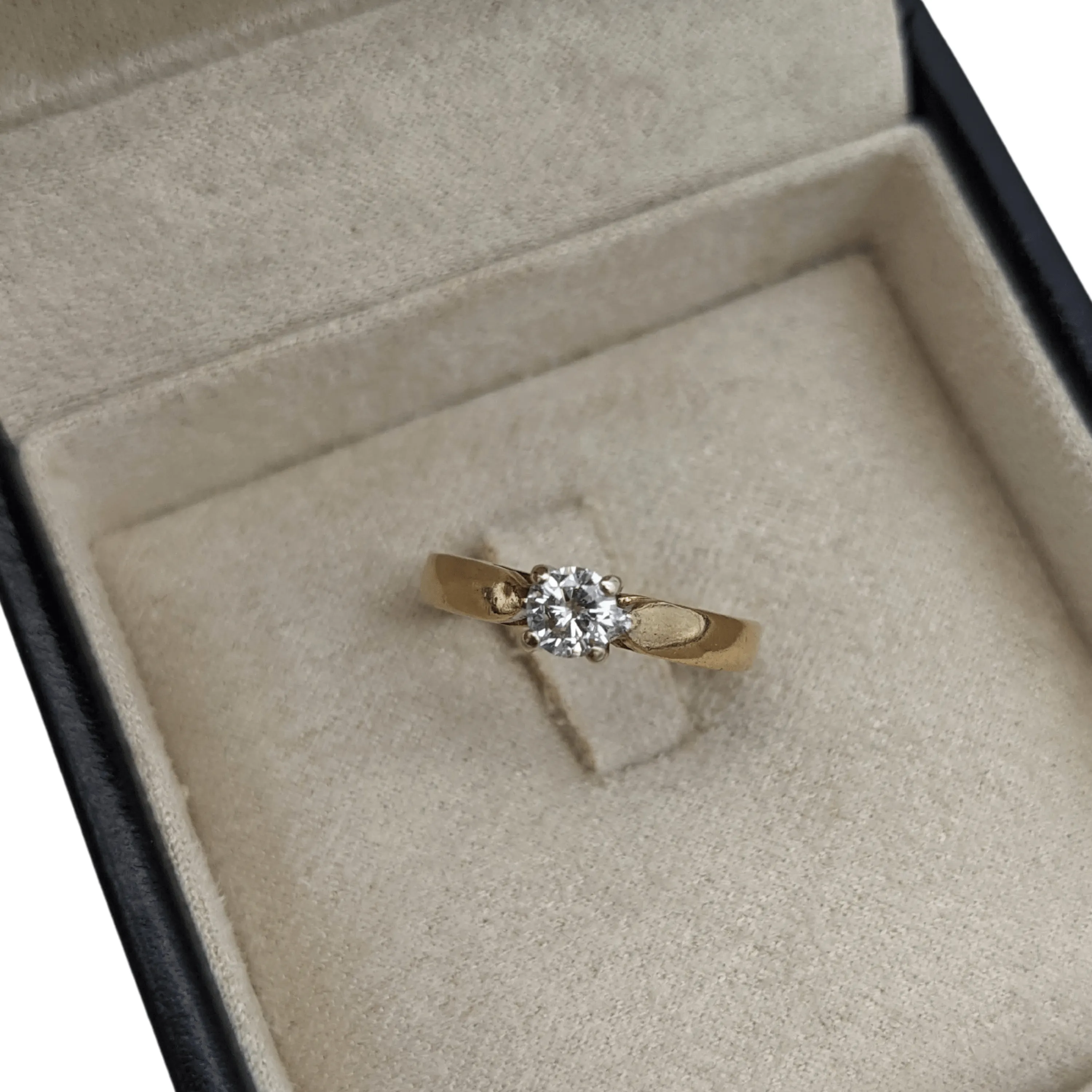 RING Solitaire Diamond 14K Gold