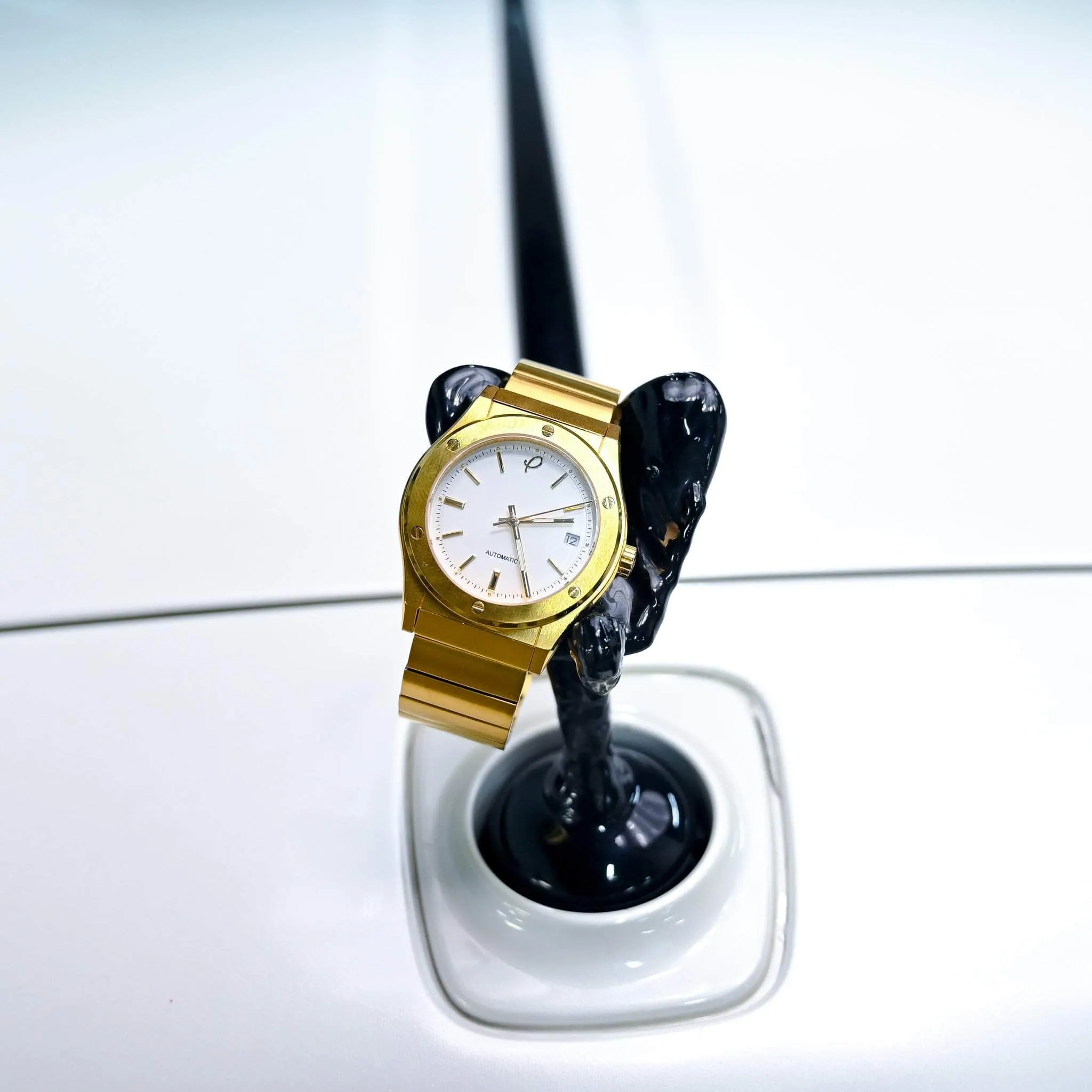 The Classic Gold 38mm Watch - White