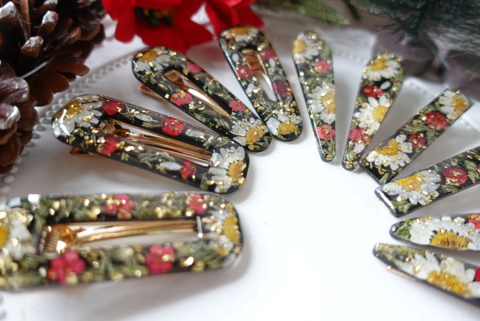 Wonderland Christmas Hair Clip